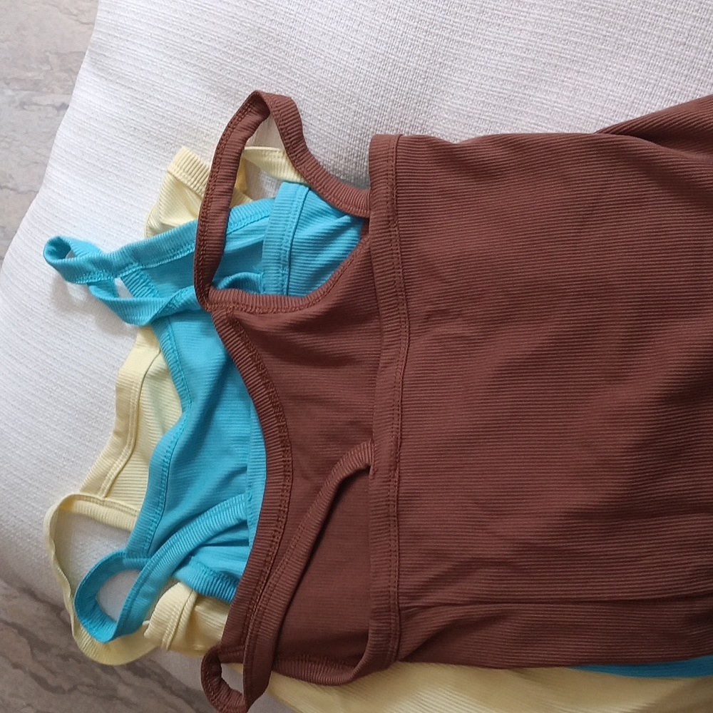3 Xsmall stretchy tanks